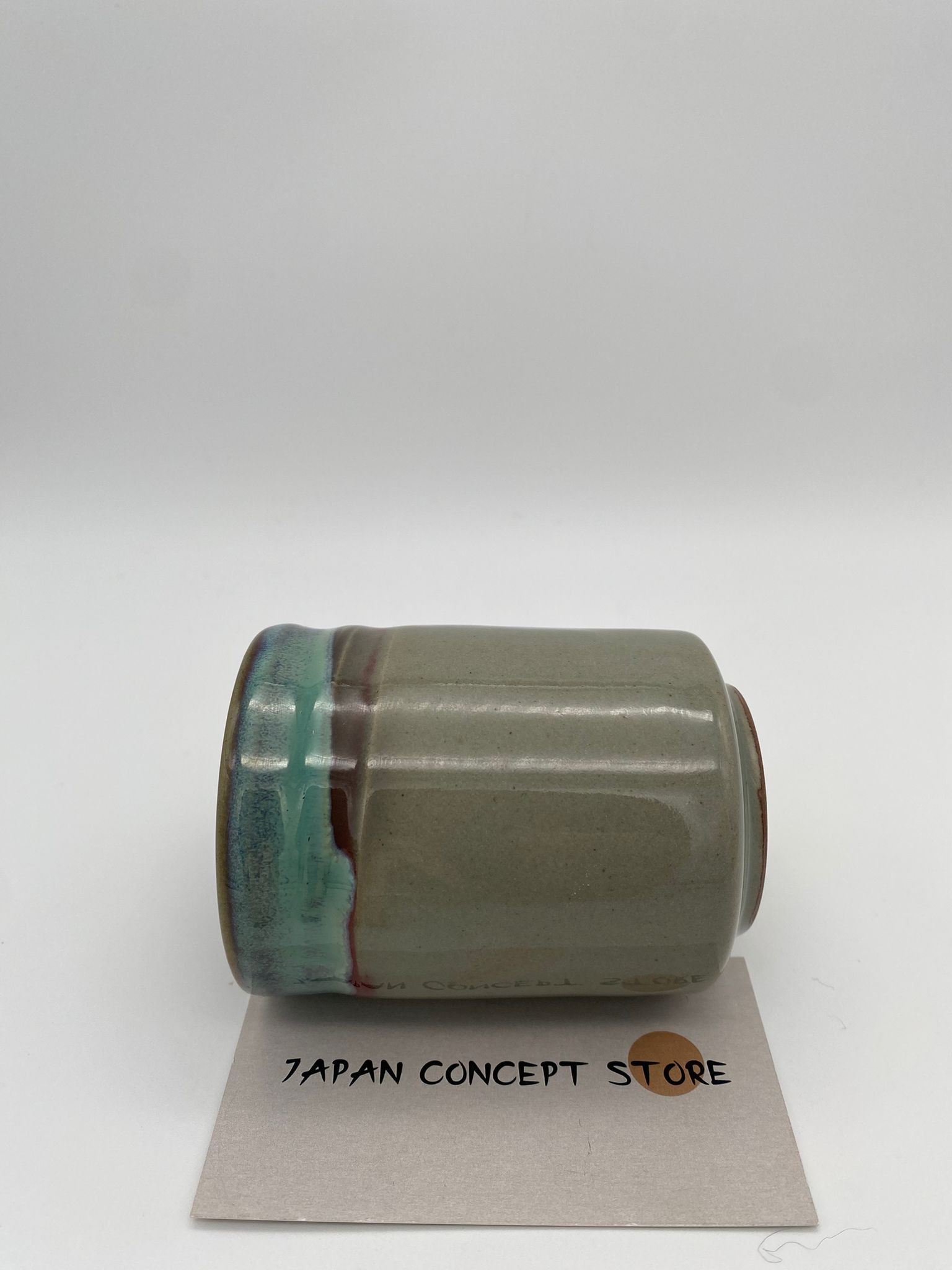 Taza japonesa Ao Han Kake – Cerámica artesanal en verde brillante - Imagen 2