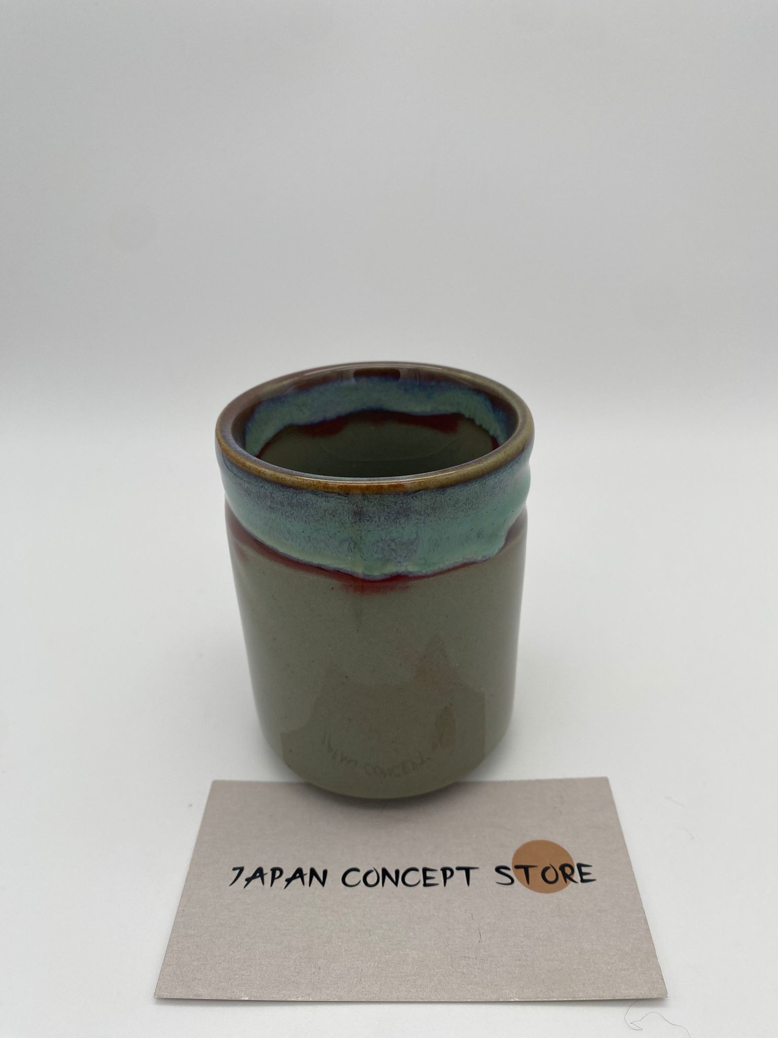 Taza japonesa Ao Han Kake – Cerámica artesanal en verde brillante - Imagen 3