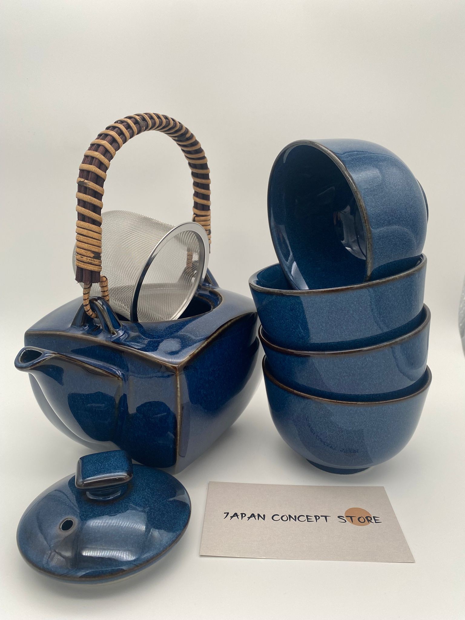 Set japonés de té en azul celeste – Artesanía, funcionalidad y belleza en cada infusión - Imagen 2