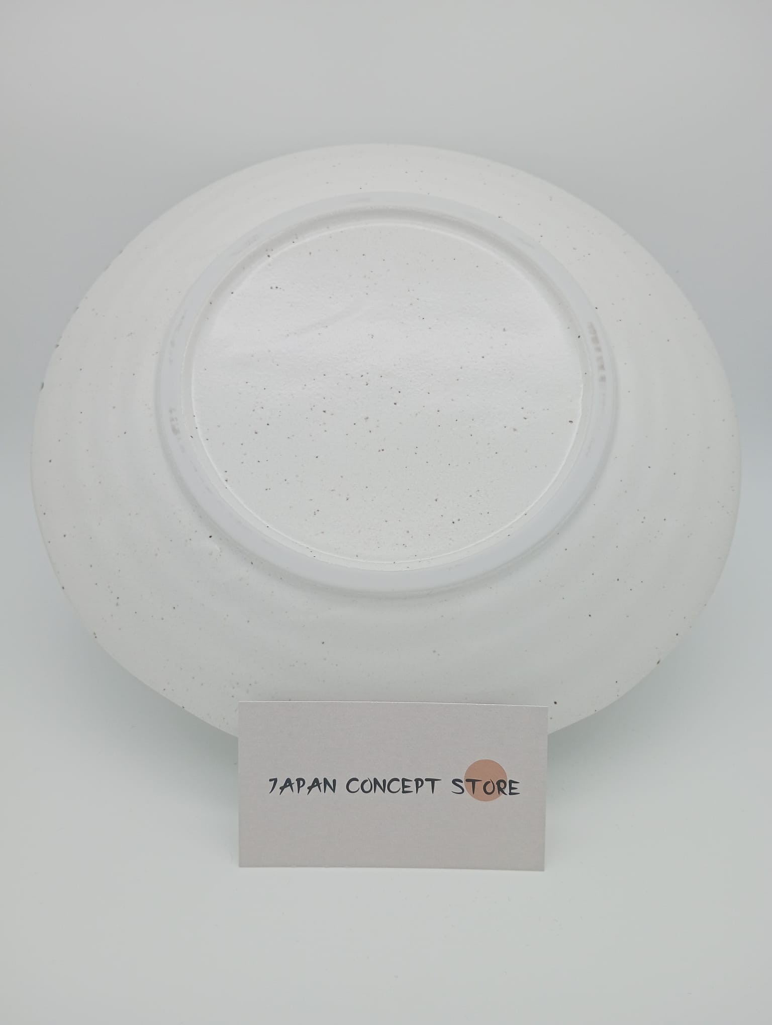 Plato redondo de cerámica japonesa PEINTOCHIPPU – Elegancia en tonos marrones y castaños - Imagen 3
