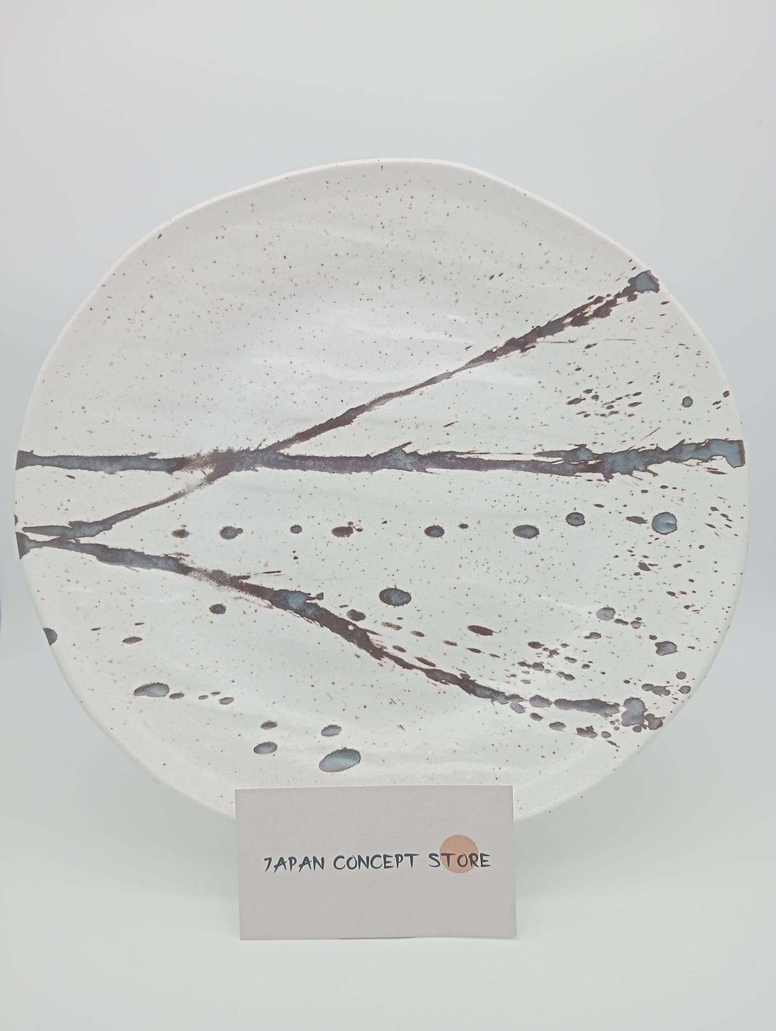 Plato redondo de cerámica japonesa PEINTOCHIPPU – Elegancia en tonos marrones y castaños - Imagen 5