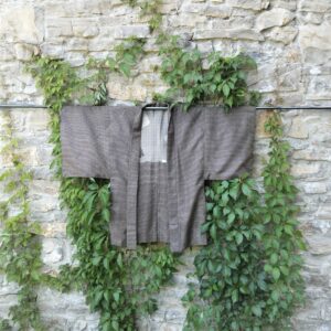 Haori de hombre años 60 marrón con interior pintado a mano con figuras de bambú