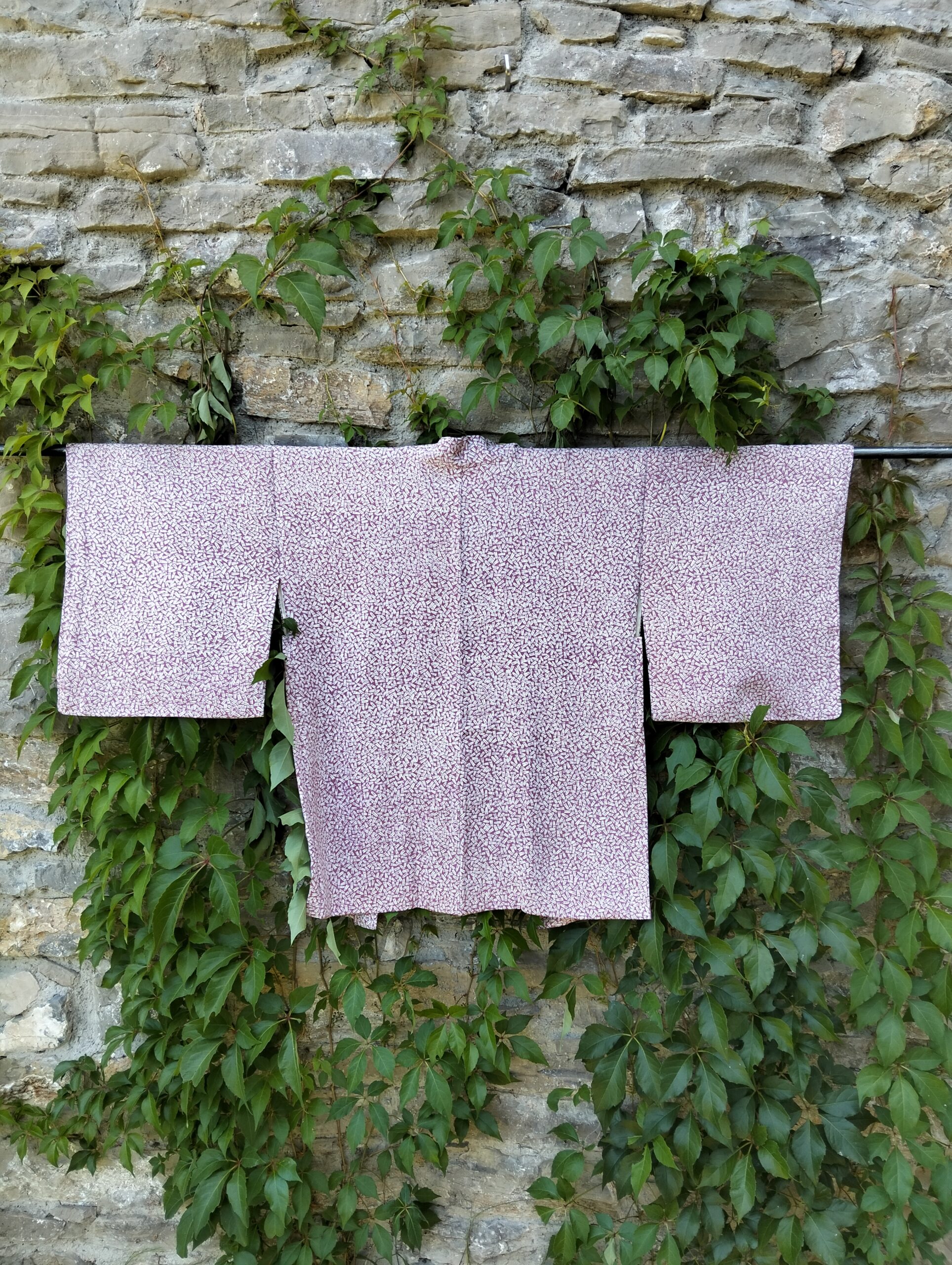 Haori japonés años 50 estampado malva – Vintage auténtico en Gijón - Imagen 2