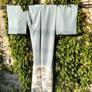 kimono japonés azul pintado a mano con paisaje nevado