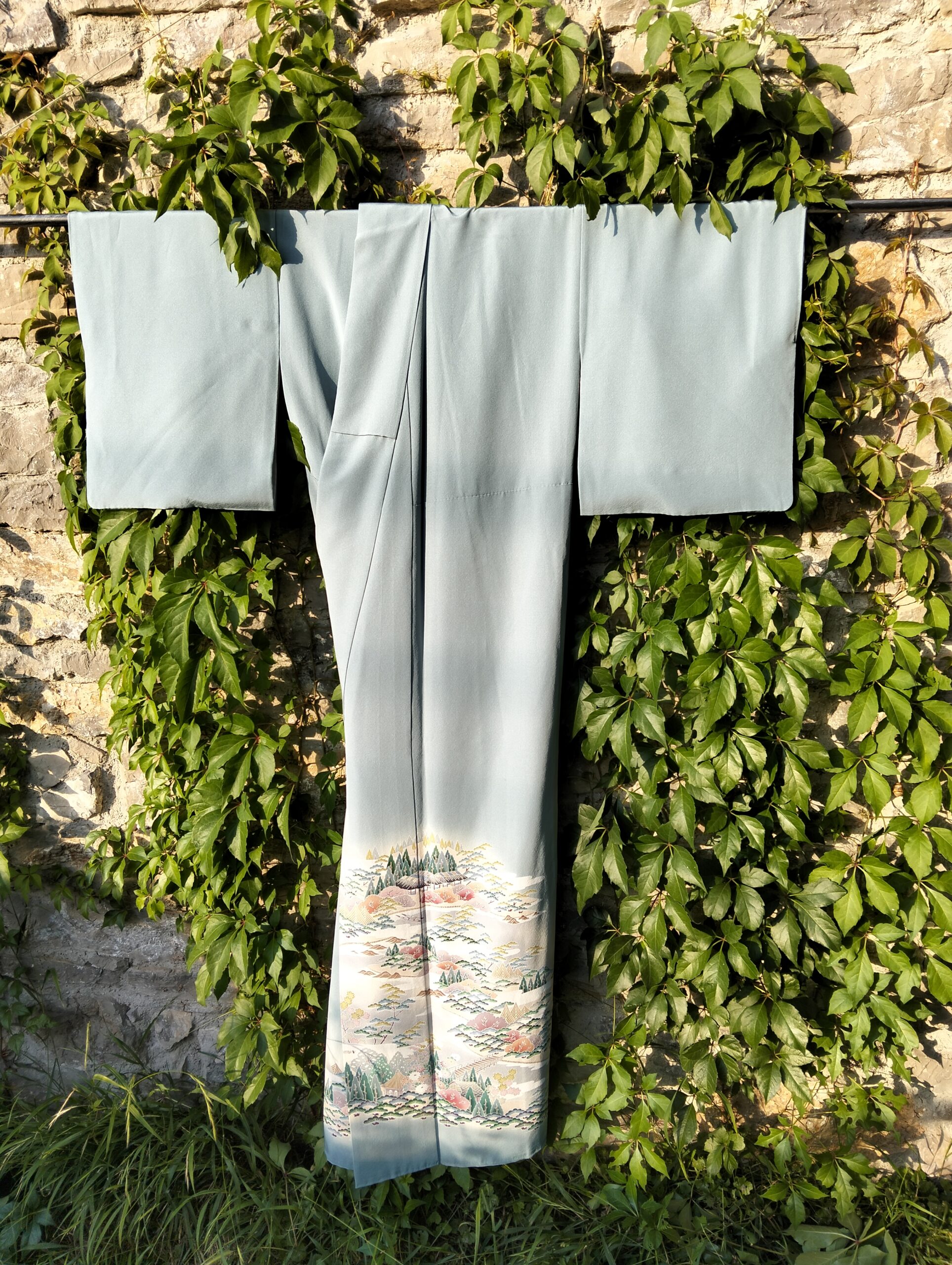 kimono japonés azul pintado a mano con paisaje nevado