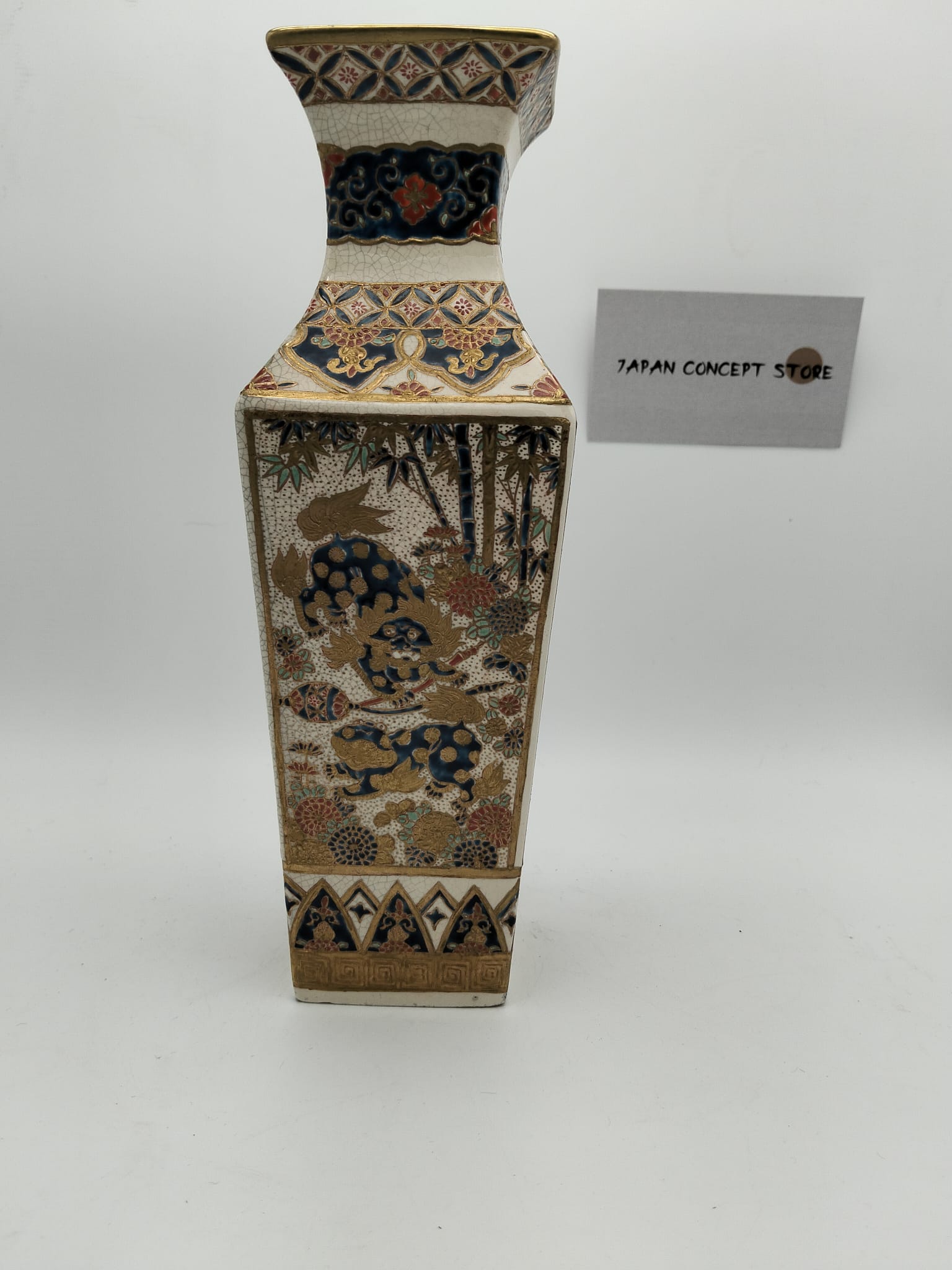 Jarrón japonés Satsuma cuadrado con león shishi y flores - Imagen 4