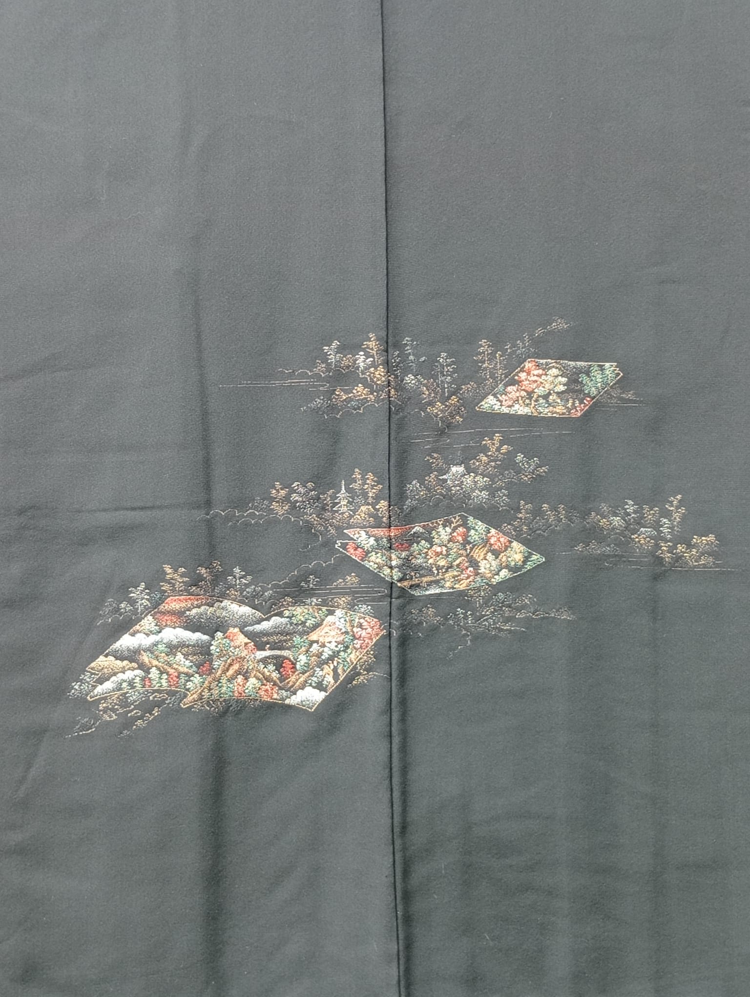 Haori negro con bordados dorados – Haori de seda vintage años 50-70 con interior blanco - Imagen 5