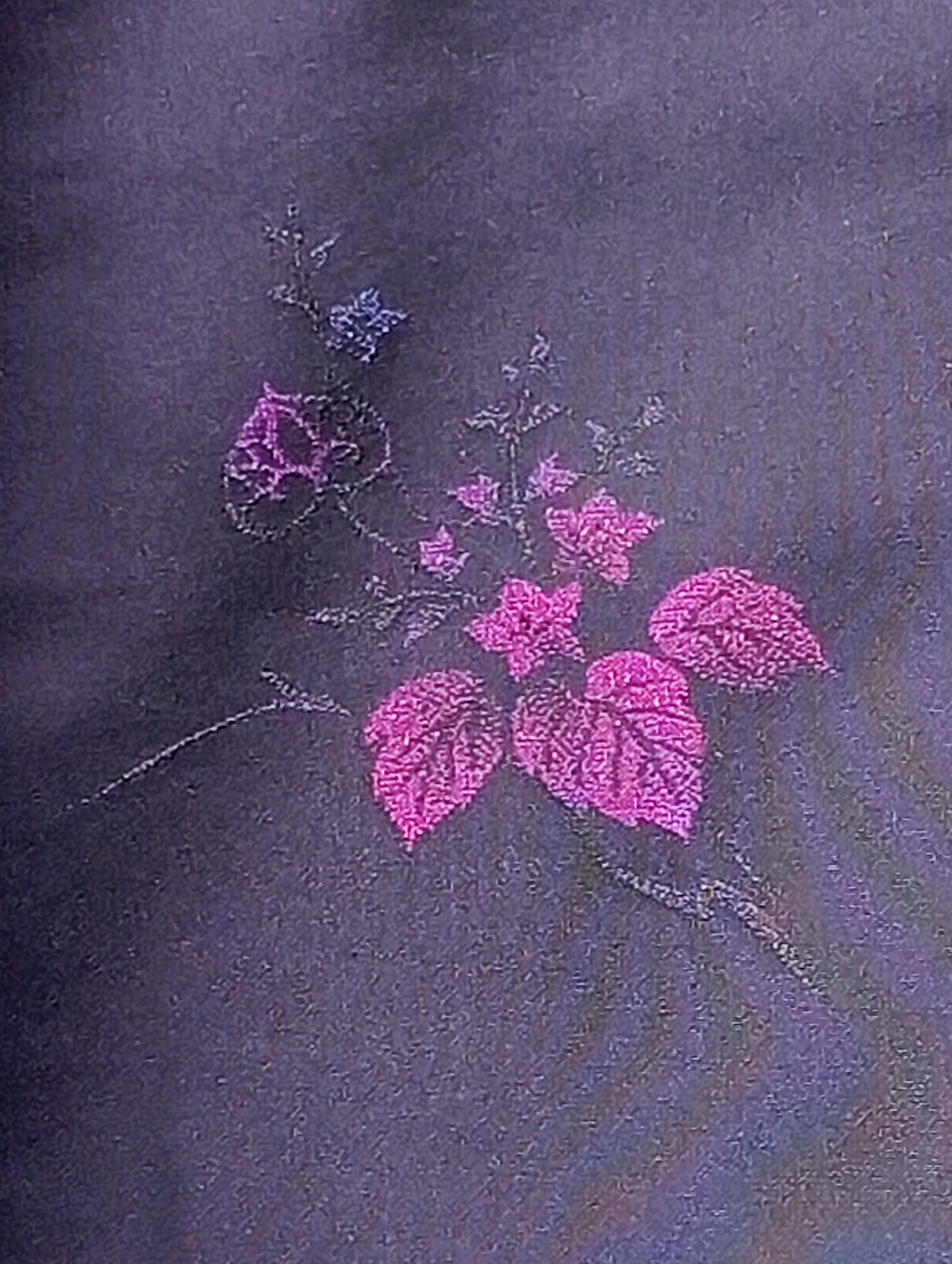 Haori negro de seda con malvas bordadas – Elegancia vintage años 50-70 - Imagen 8