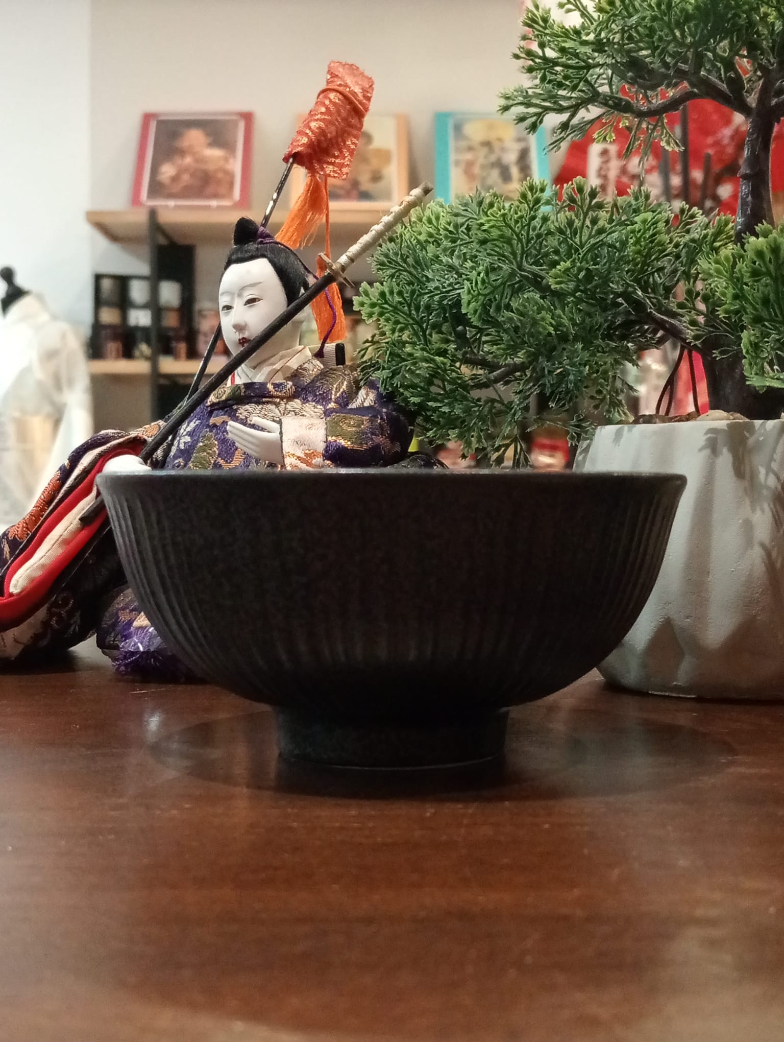 cuenco japonés negro para arroz hecho en Japón cerámica japonesa