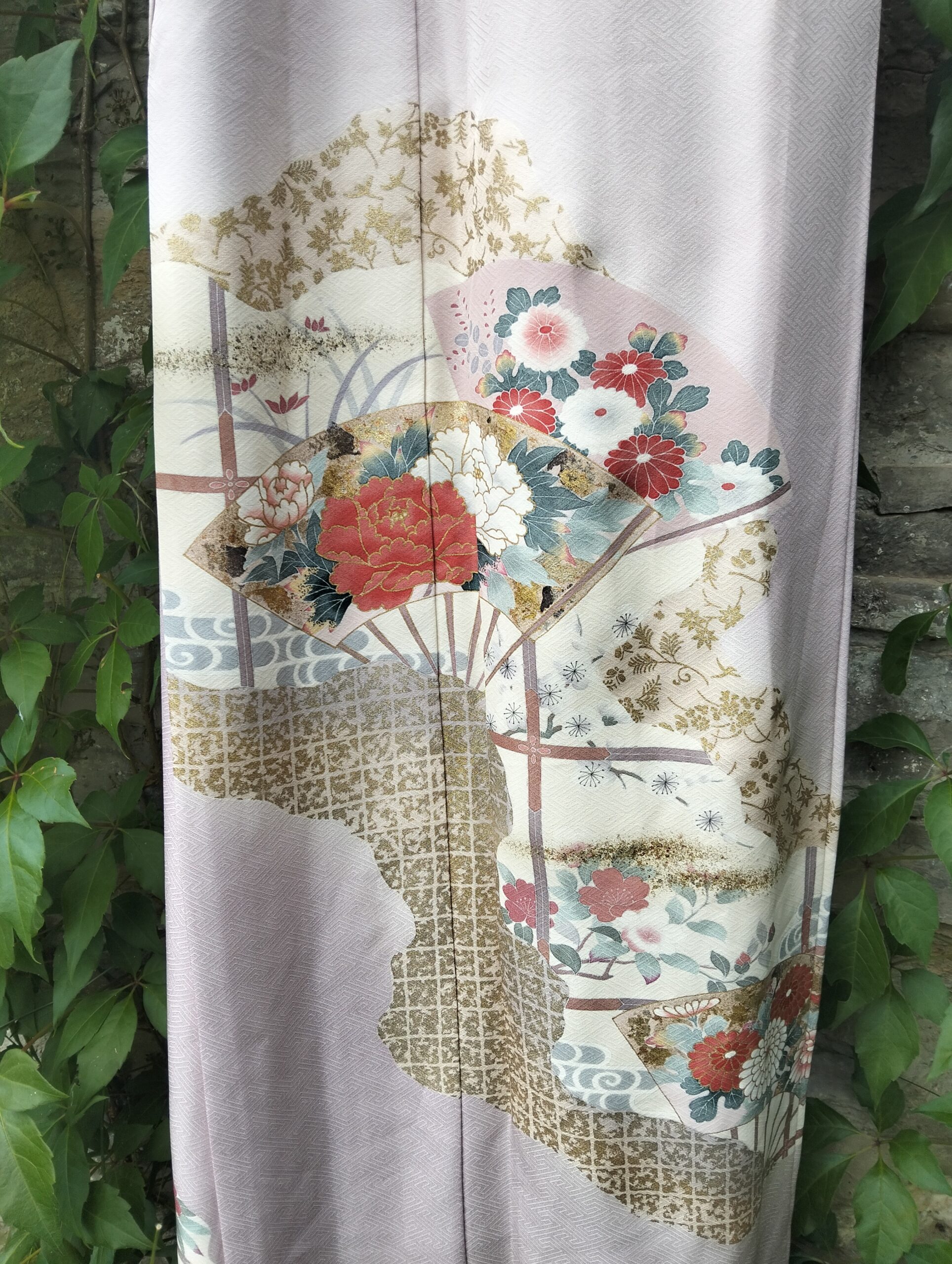 Kimono malva con abanicos y flores – Kimono de seda vintage japonesa elegante - Imagen 4