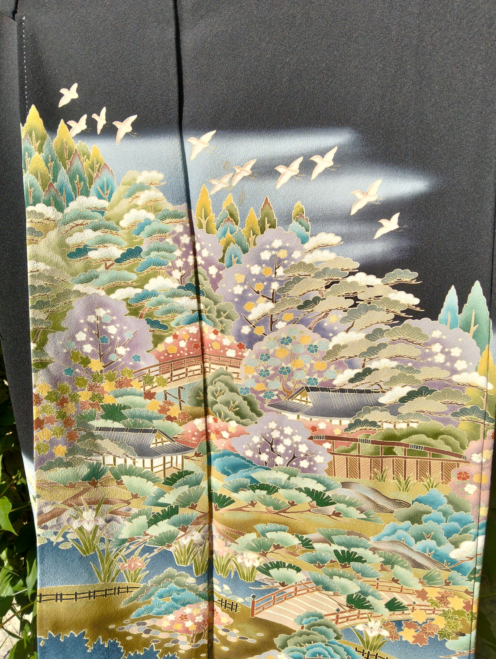 Kimono japonés negro largo pintado a mano con kamon – Años 60 - Imagen 8