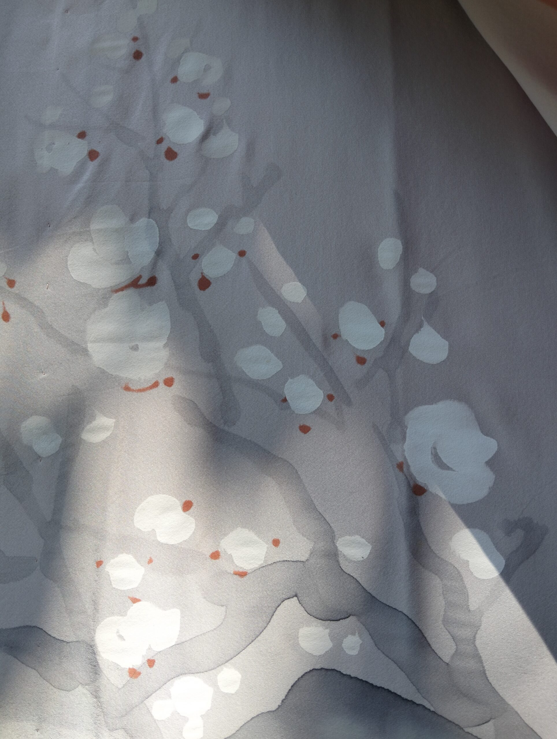 Haori japonés naranja con bordados dorados y seda interior pintada a mano - Imagen 3