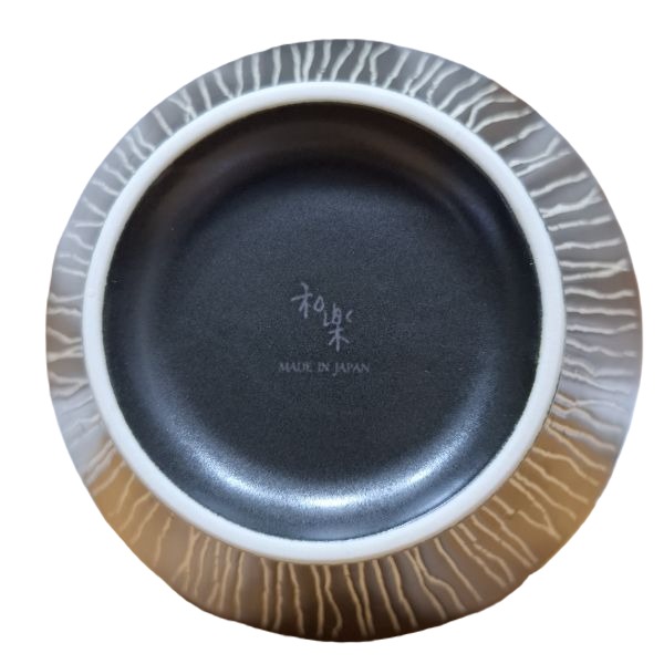 Cuenco de Ramen Japonés Minoyaki Negro con Líneas Verticales – 19 cm - Imagen 3