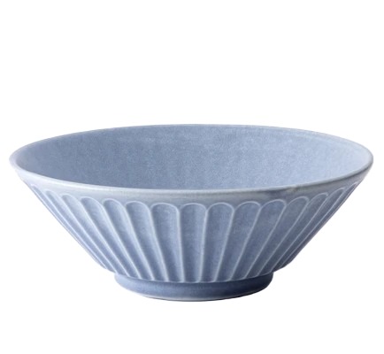 Cuenco Japonés Bajo Azul Grisáceo con Relieve – 19 cm